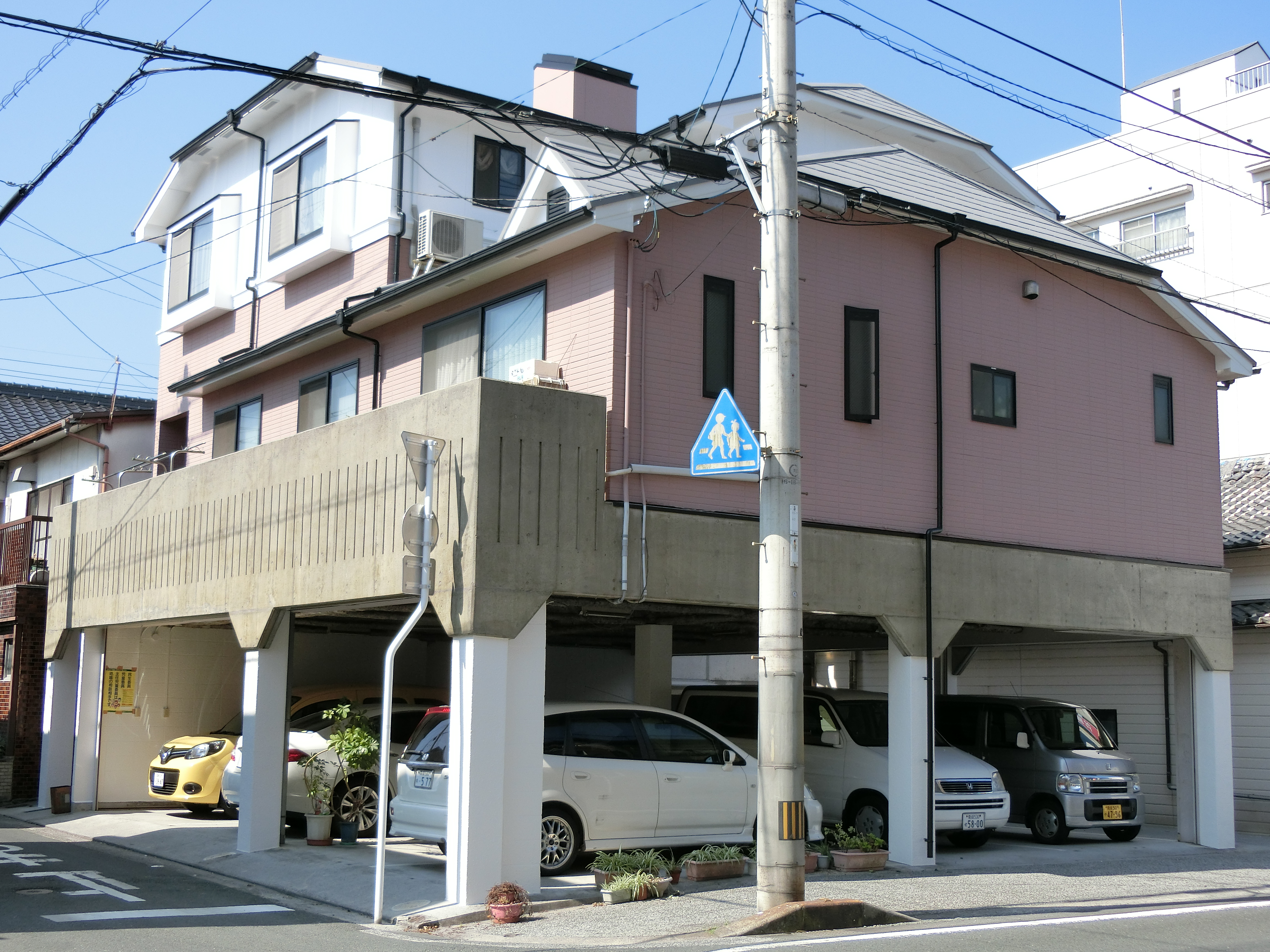 屋根：ガイナN-50　外壁：ガイナN95×09-60D